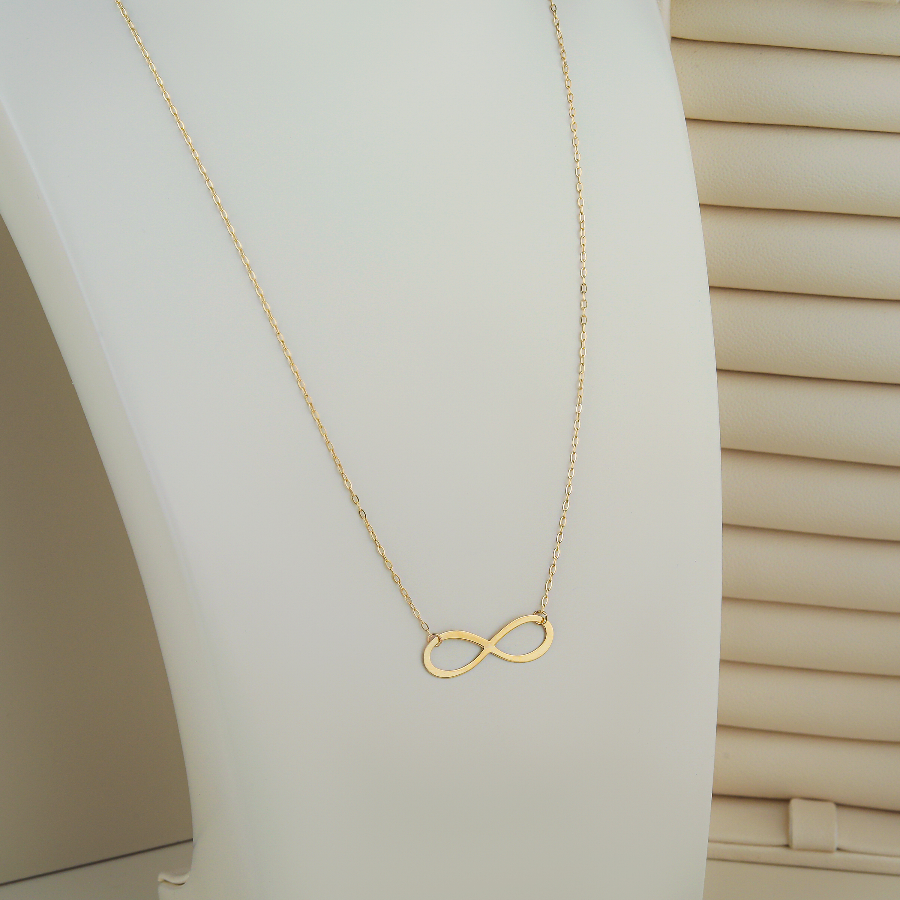 18 karat gold choker, made in Turkey - (H-1198)